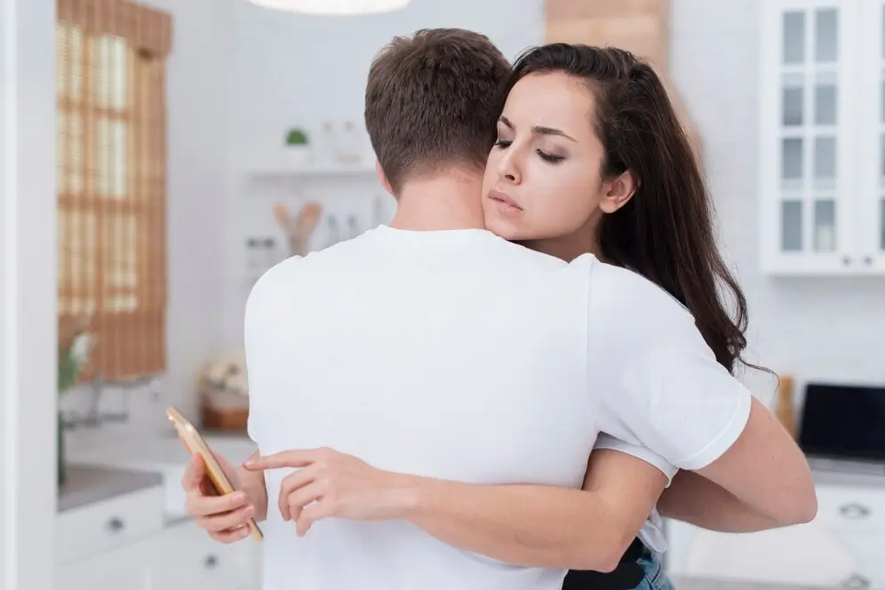 10 Signs of Cheating: Red Flags In A Relationship