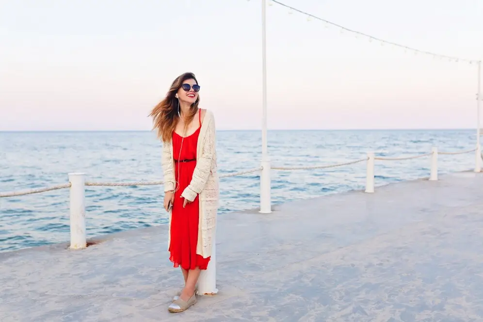 6 Stylish Beach Party Outfit Ideas