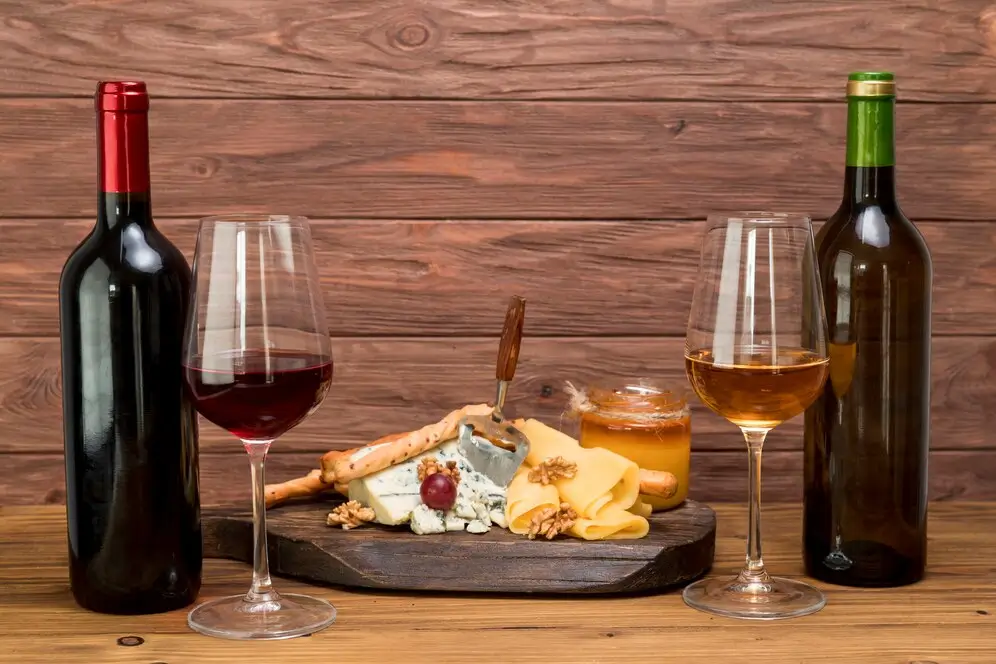 Sip and Savor: The Art of Perfect Wine & Cheese Pairing