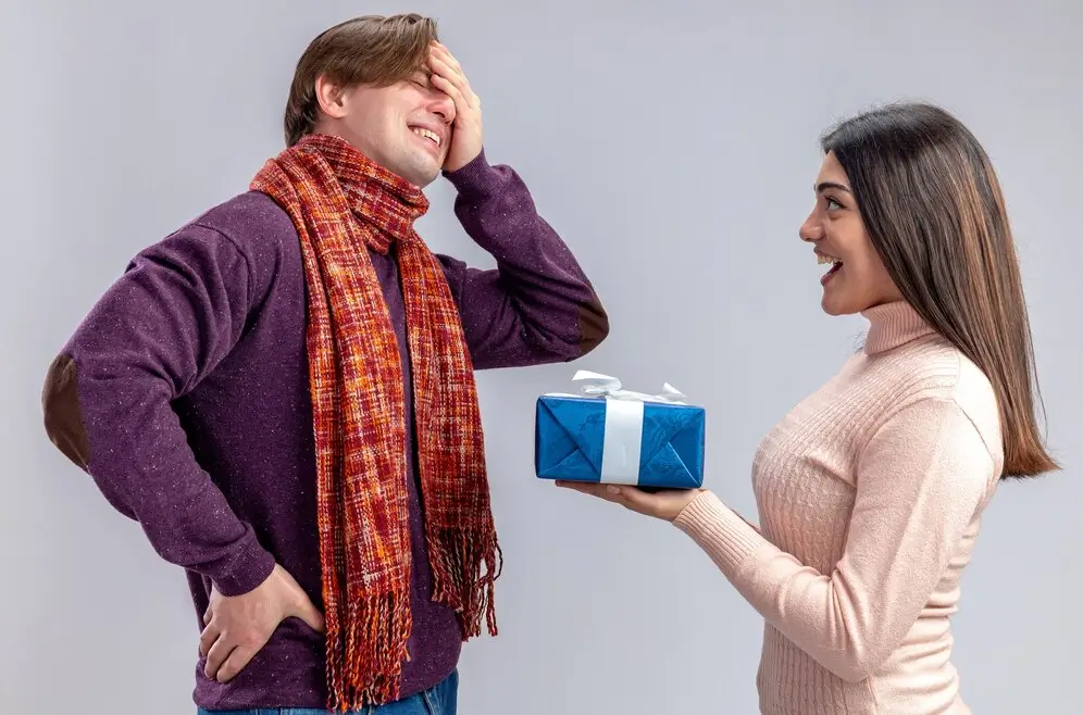 11 Best Valentines Gift Ideas for Boyfriend